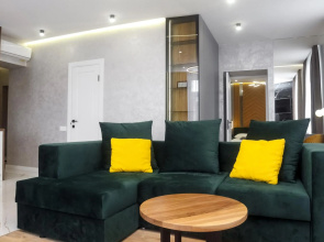 Close to main square, big living room and kitchen 2 saparate rooms
