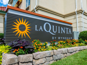 La Quinta Inn & Suites by Wyndham Bentonville