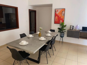 Grays Hostel By Haly