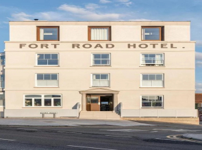Fort Road Hotel