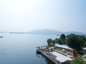 OYO 156 Hotel Lake Haveli