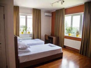 People Hostel & Suites