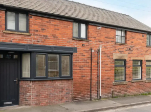 Host Stay Eccles Hideaway