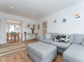 Host Stay Martlet House