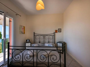 Ioannis House Sea View