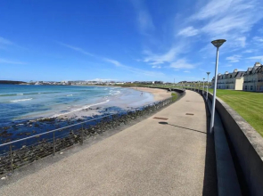 Island Dhu View - Seaside Penthouse in Portrush