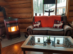 Arctic Divide Inn & Motel