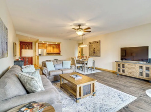 2 Mi to Angel Fire Resort: Luxury Condo w/ Balcony