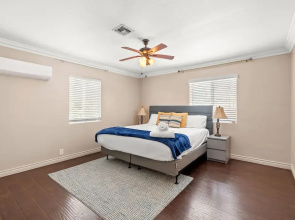 Modern Family Home w Full Amenities Near ONT