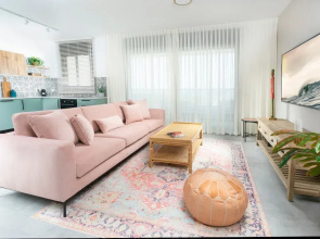 Vibrant Achziv Apartment