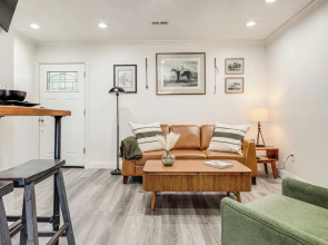 2 Mi to Ark Encounter! Walkable Williamstown Condo