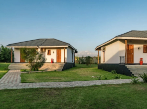 Moyoni Airport Lodge