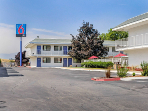 Motel 6 Medford, OR