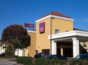 Comfort Suites Fultondale I-65 near I-22