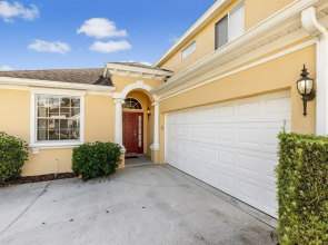 Beautiful 4 Bedroom, 4.5 Bathroom Villa on a Large Corner lot With South Facing Pool & Spa - 502