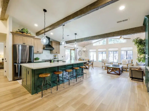 Stylish Flagstaff Hideaway w/ Hot Tub & Fire Pit!