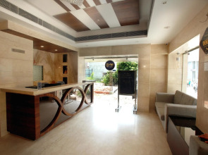 OYO 1395 Hotel Gandhi International
