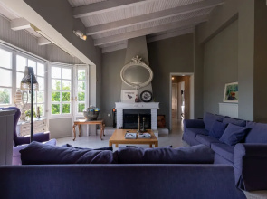 Serene Seaside Bliss - Lush & Secluded Garden Oasis