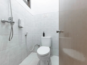 RedDoorz @ Ciliwung Guest House Syariah