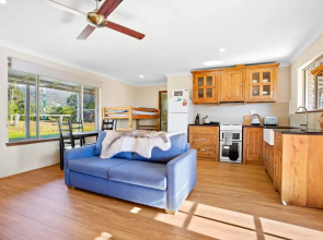 Braeside Cabin One - Pinkwood