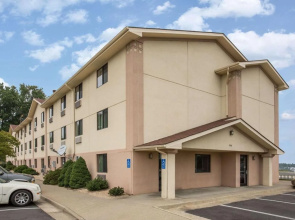 Super 8 Dumfries/Quantico