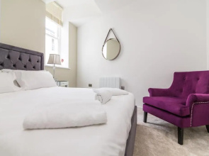 Houndsgate Court ♥ Very Central & Quiet Apartment ♥