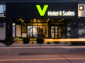 V Hotel & Suites