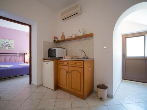 Amphitrite Apartments