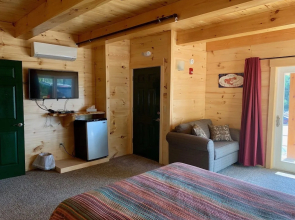 Hawks Nest Lodge And Restaurant