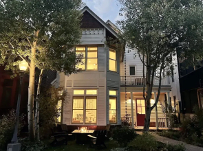 425 Depot Ave 5 Bedroom Home by RedAwning