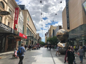 ★Lux 2BR on Hindmarsh SQ★