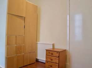 2 Bedroom Apartment In Pleasance