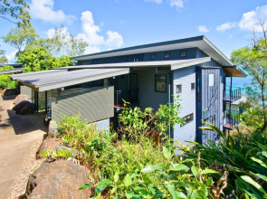 Shoreline 31 Renovated Upmarket 2 Bedrooms Ocean View Near Marina With Golf Buggy