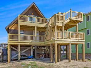 6129 Lady Jane Semi-Oceanfront