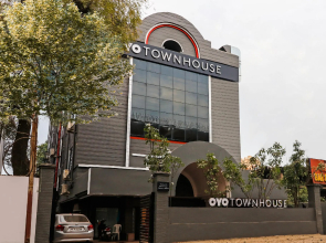 OYO Townhouse 155 Hotel Satya
