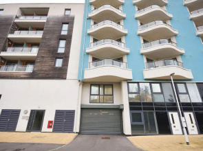 Town or Country - Splash Apartments