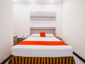 Reddoorz Plus near Makassar Town Square