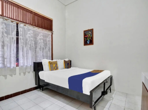 Oyo Life 90539 Taman Borobudur Guest House Syariah