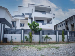 Kyeston Apartment