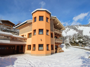 Luxurious Holiday Home in Saalbach-Hinterglemm with Sauna