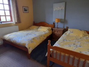 Beautiful 1 Bedroom Cottage With Fishing Lake