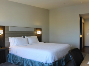 Holiday Inn Express Bakersfield by IHG