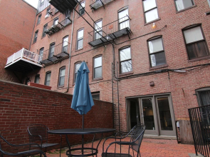 Maverick Suites at 402 Columbus Ave