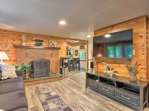North Arrowhead Lake Cabin w/ Deck, Pets Welcome!