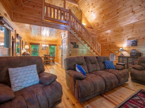Harleys River Retreat - Charming Cabin in Coosawattee River Resort Hot tub