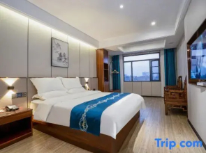 TukE China Light Residence Hotel