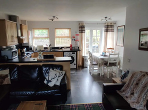 Ben Lomond Cottage - Loch Lomond and Arrochar Alps