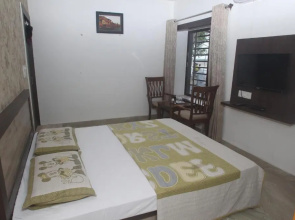 Alakhnanda Guest House