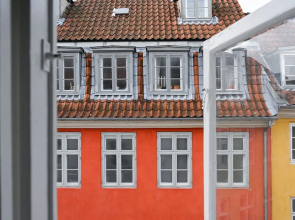 Hyggelig One-bedroom Apartment in the Original Building From 1750