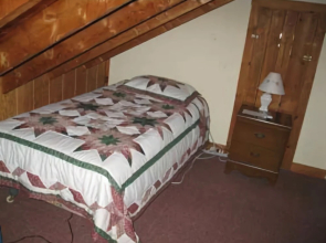 Point Field Cottage - One Bedroom Home
